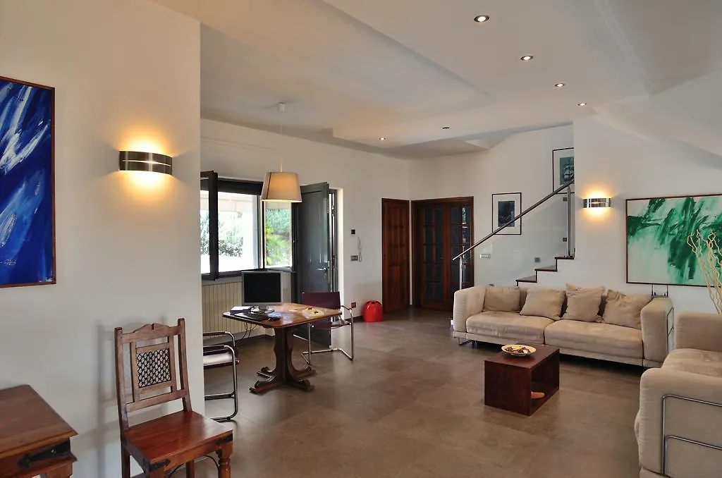 Bed And Breakfast La Villa Ambienti Sanificati Con Generatore Di Ozono-1